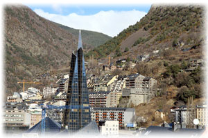 Ein äußerlich vollkommen aus Glas bestehendes Gebäude.