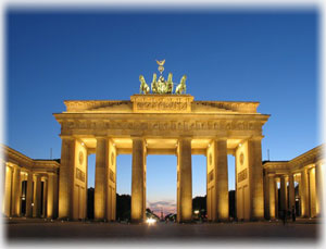 Die Statue der Bremer Stadtmusikanten: Esel, Hund, Katze und Hahn.