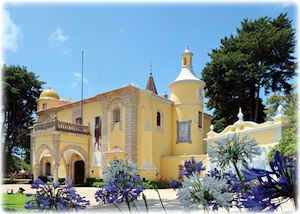 Ein altertümlich wirkendes Museum in Portugal.