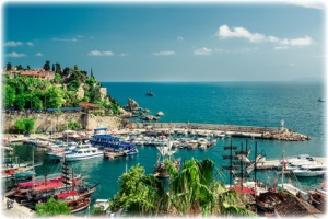 Eine Bucht mit Booten in der Türkei.